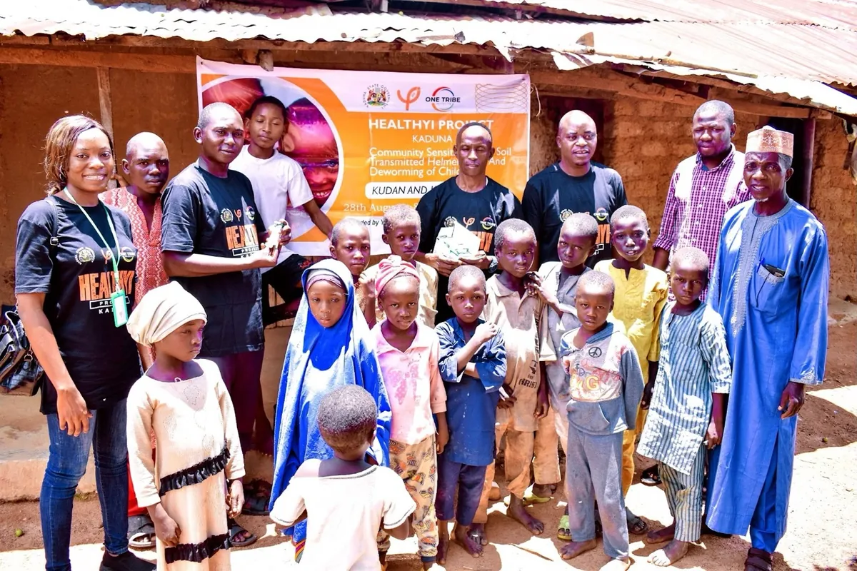 Healthyi team with children and community leaders in Kaduna